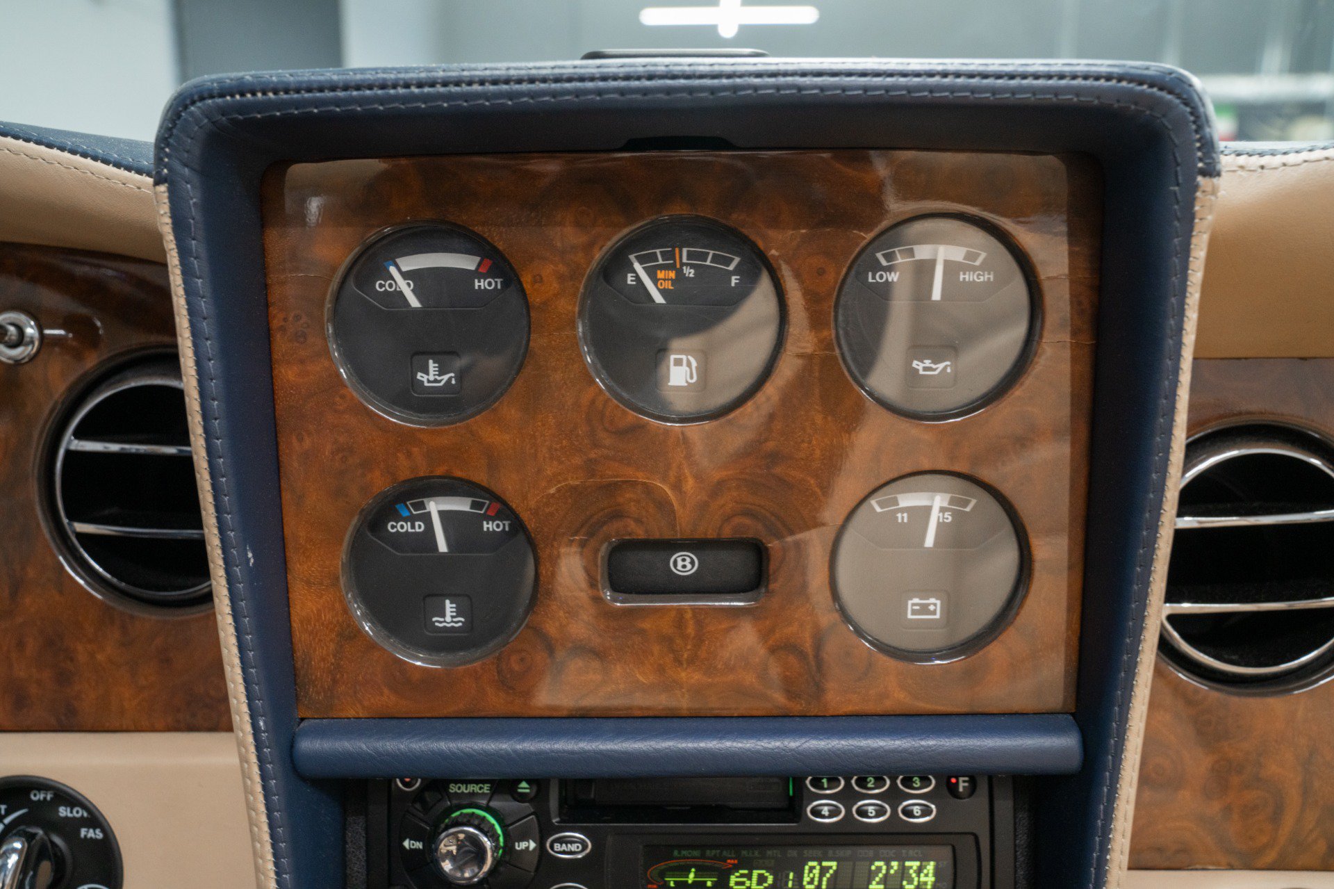 Used 1999 Bentley Azure Mulliner RWD image 30