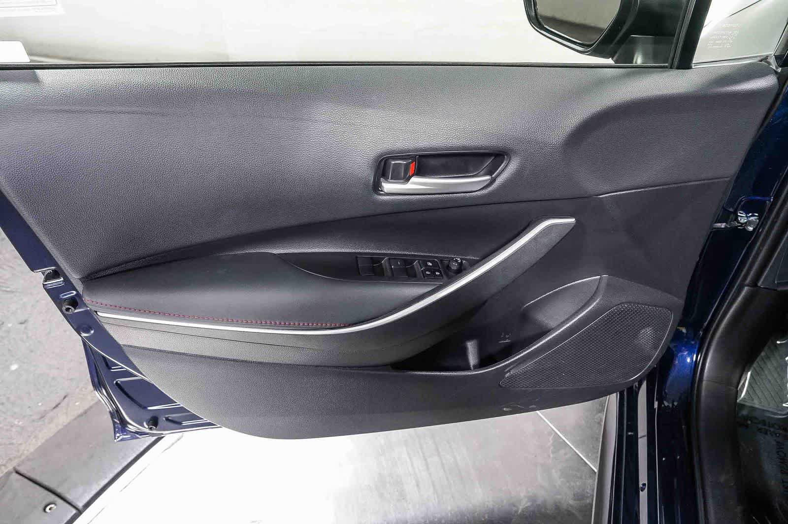 Certified 2025 Toyota Corolla SE w/ SE Premium Package FWD image 22