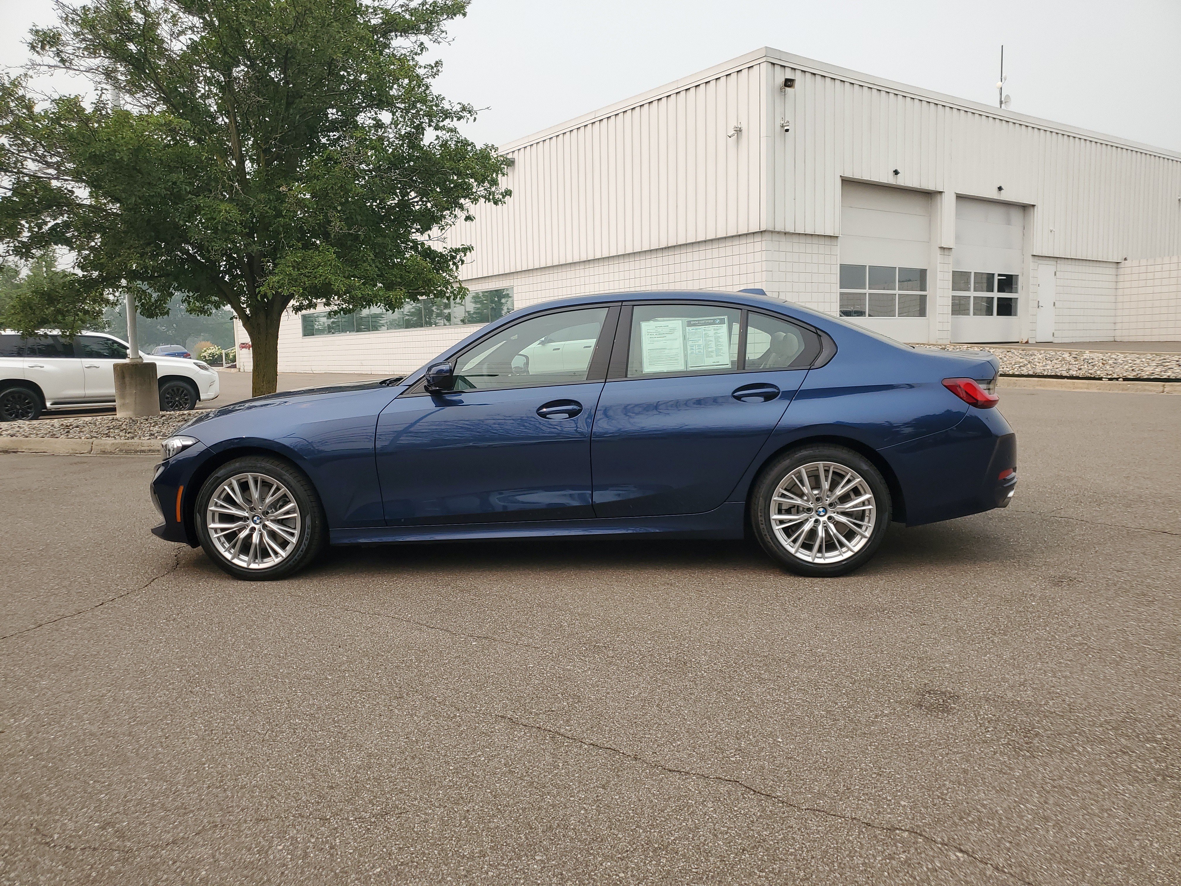 Used 2023 BMW 330i xDrive Sedan w/ Driving Assistance Package AWD/4WD image 2