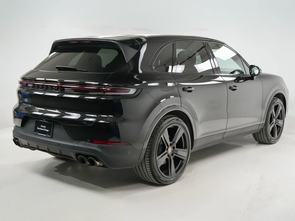 Used 2025 Porsche Cayenne E-Hybrid w/ Premium Package image 10