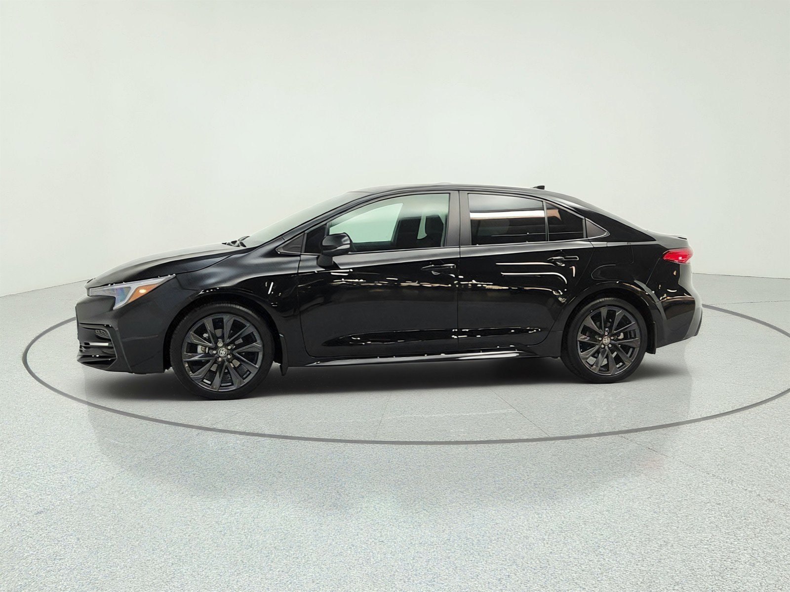 Used 2025 Toyota Corolla SE w/ SE Premium Package FWD image 8