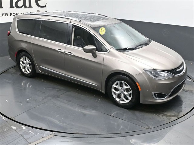 Used 2018 Chrysler Pacifica Touring-L Plus w/ Tire & Wheel Group image 49