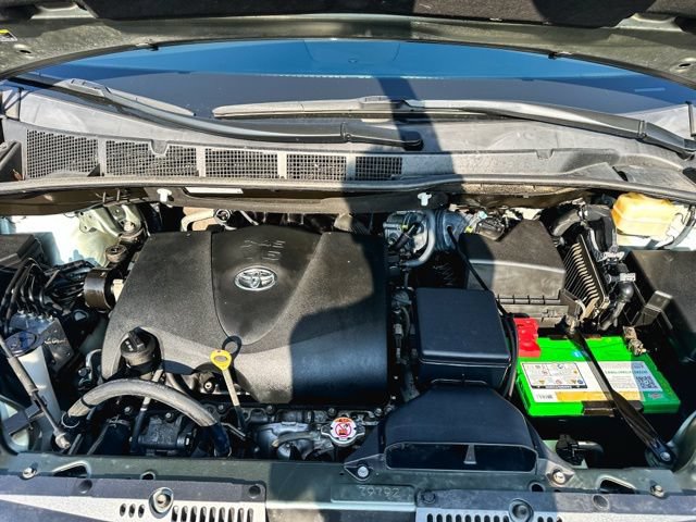 Used 2018 Toyota Sienna XLE w/ XLE Navigation Package FWD image 12