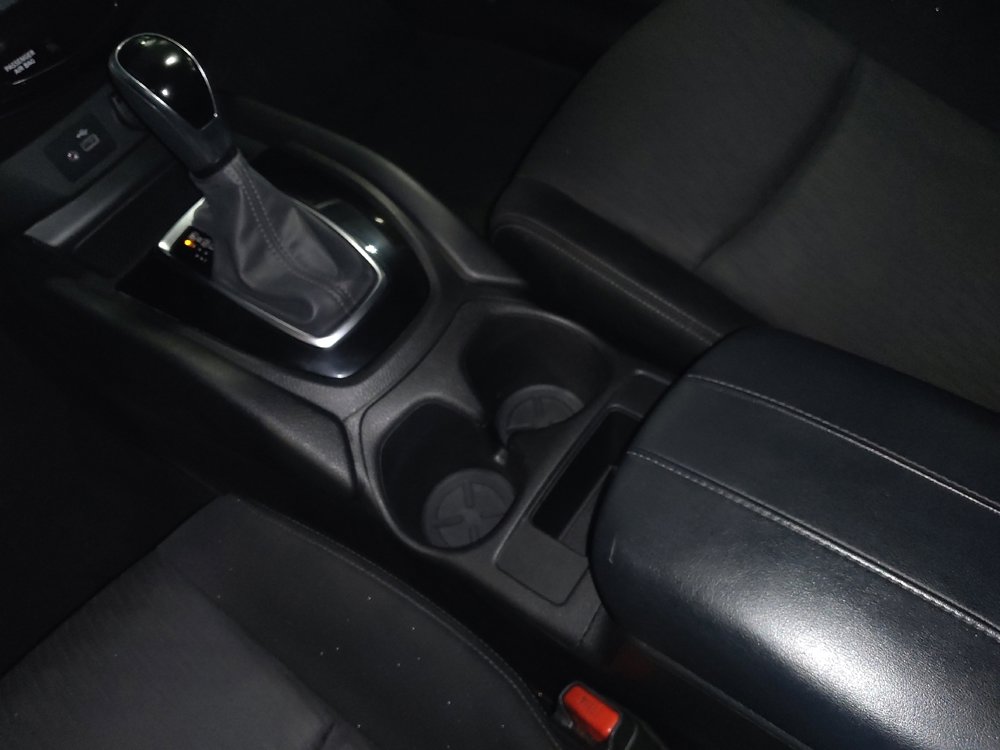 Used 2020 Nissan Rogue S image 26