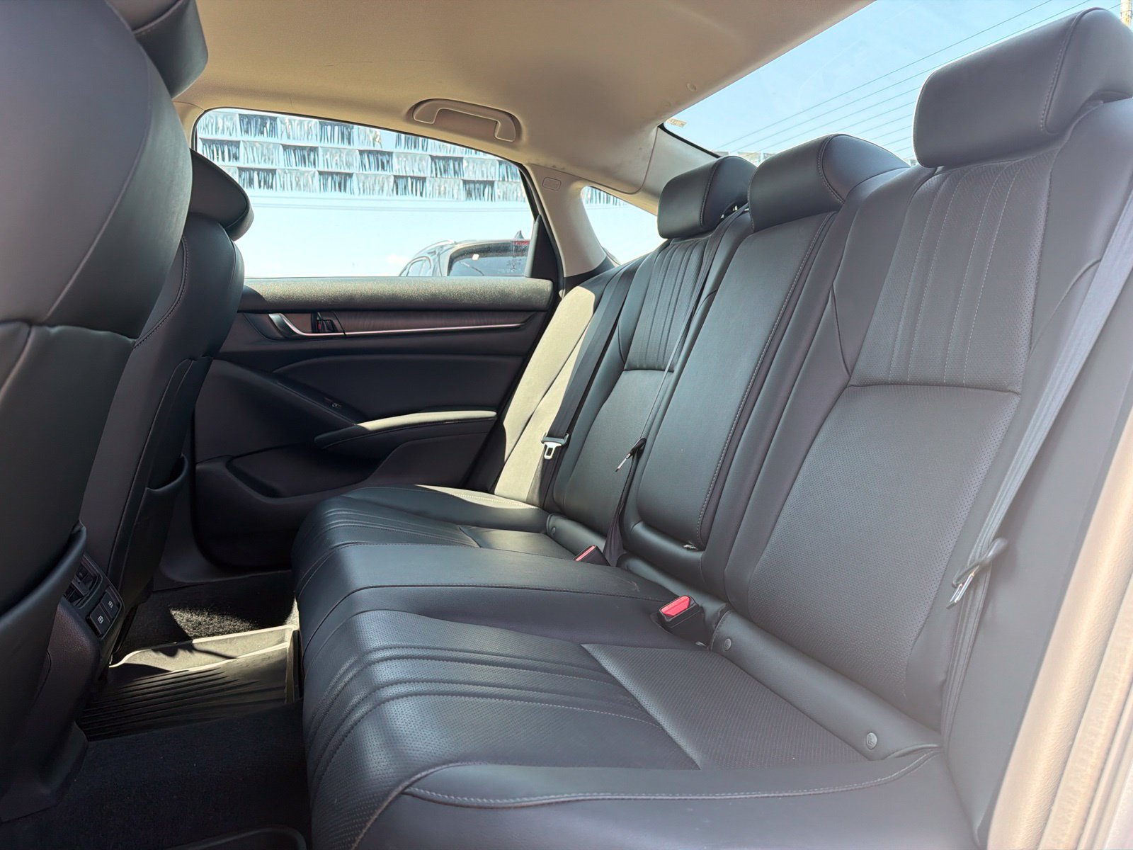 Used 2022 Honda Accord EX-L image 12