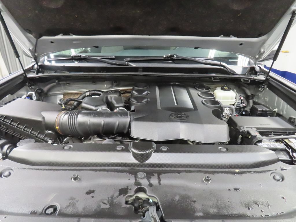 Used 2021 Toyota 4Runner SR5 AWD/4WD image 22