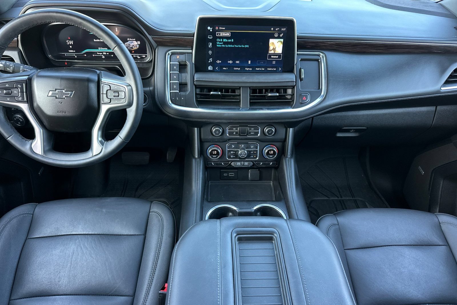 Used 2024 Chevrolet Suburban Z71 w/ Luxury Package AWD/4WD image 15