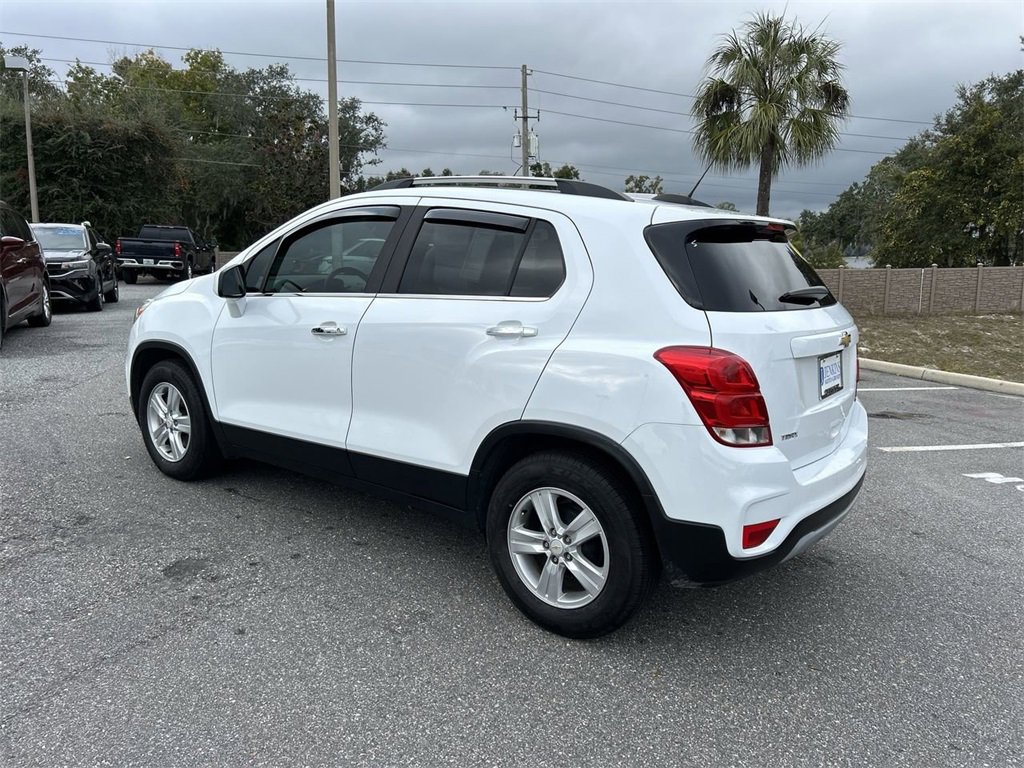 Used 2020 Chevrolet Trax LT w/ LT Convenience Package image 12