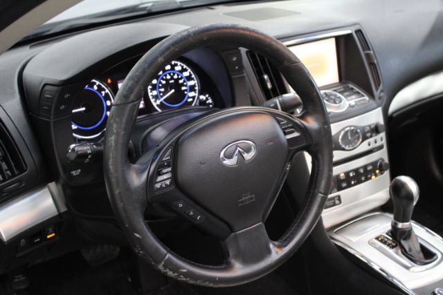 Used 2015 INFINITI Q60 Convertible w/ Premium Package RWD image 16