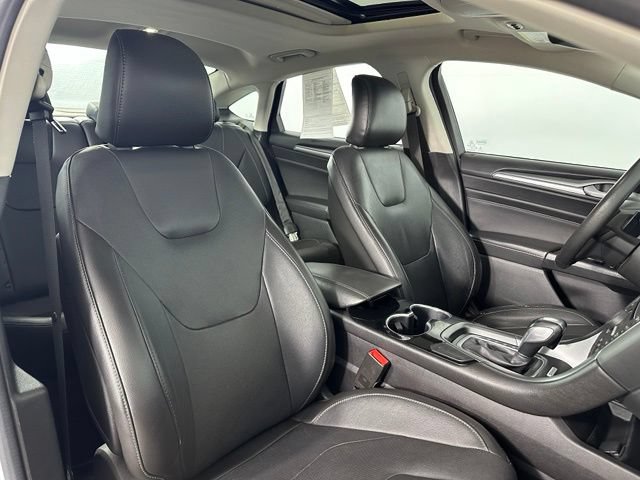 Used 2016 Ford Fusion Titanium FWD image 28