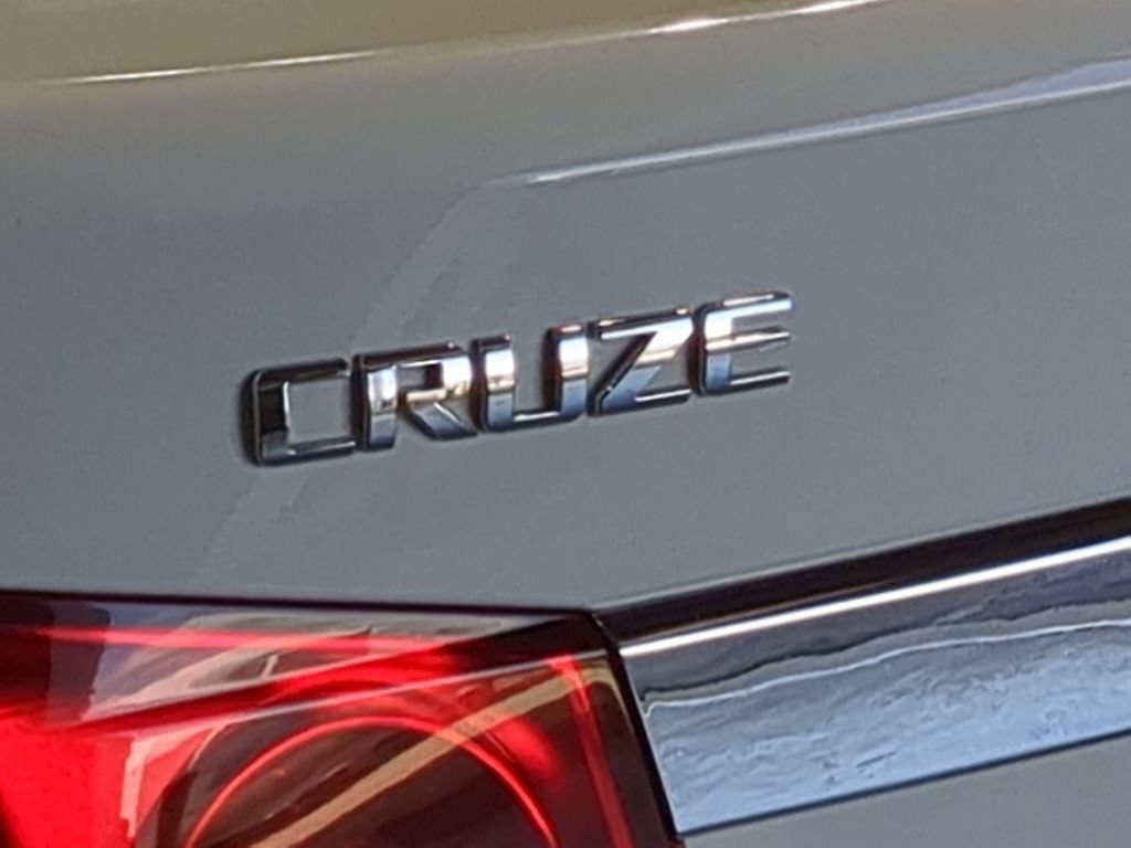 Used 2013 Chevrolet Cruze LT FWD image 16