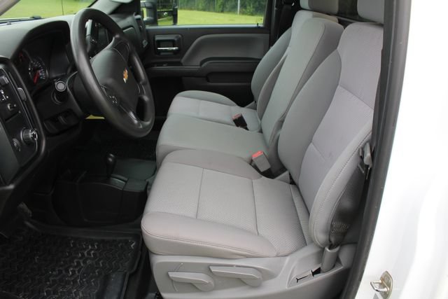 Used 2018 Chevrolet Silverado 2500 W/T w/ WT Convenience Package AWD/4WD image 17