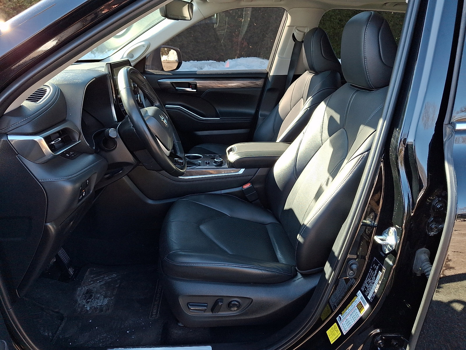 Used 2023 Toyota Highlander Limited image 16