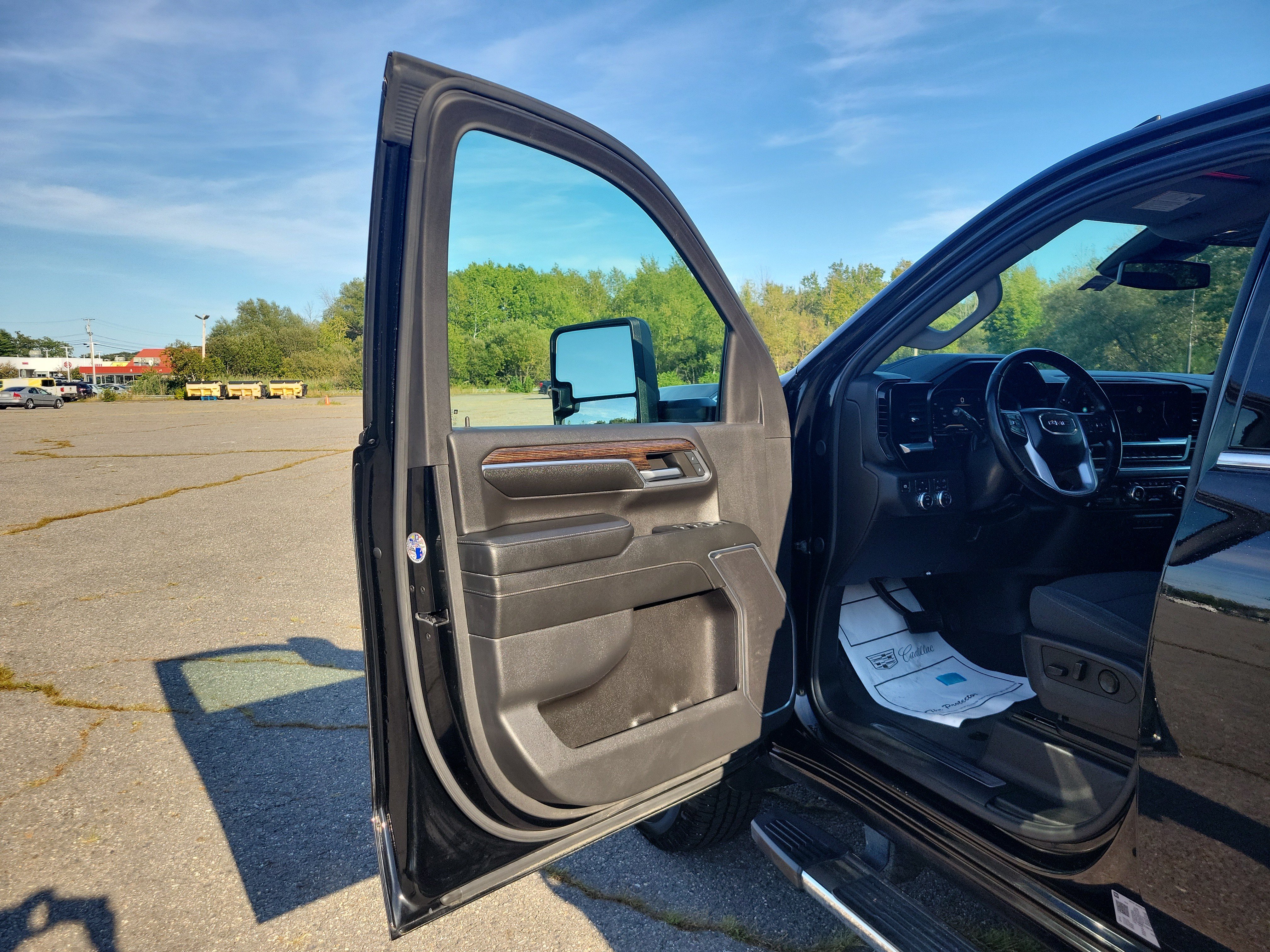 Used 2024 GMC Sierra 2500 SLE w/ SLE Value Package; AWD/4WD image 15