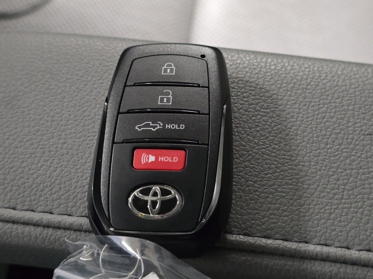 Used 2024 Toyota Tundra Limited image 33