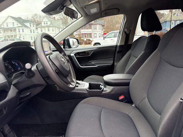Certified 2025 Toyota RAV4 LE image 21