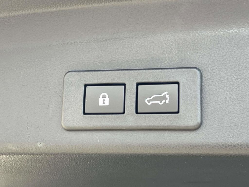 Used 2025 Subaru Ascent Onyx Edition w/ Onyx Package image 22