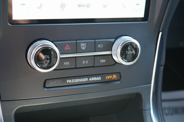 Used 2022 Ford Edge ST image 21