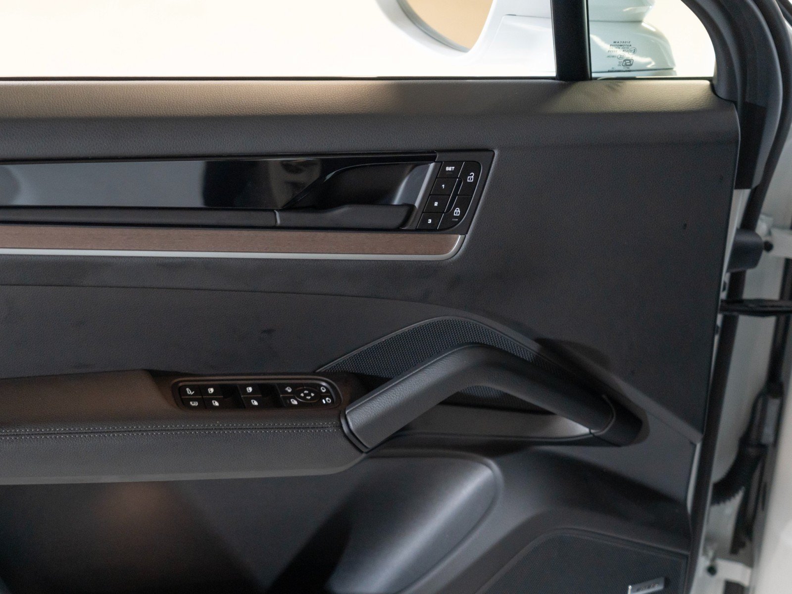 Certified 2026 Porsche Cayenne E-Hybrid AWD/4WD image 18