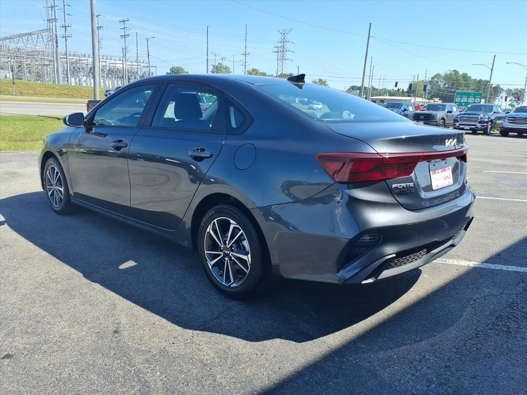 Used 2023 Kia Forte LXS image 5