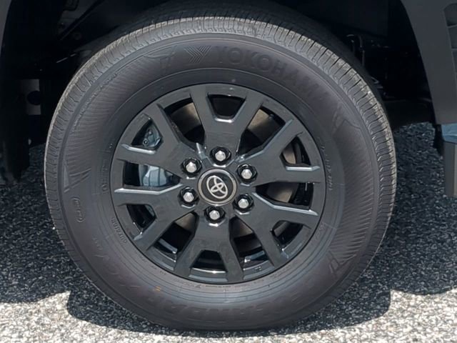 New 2026 Toyota 4Runner SR5 AWD/4WD image 11