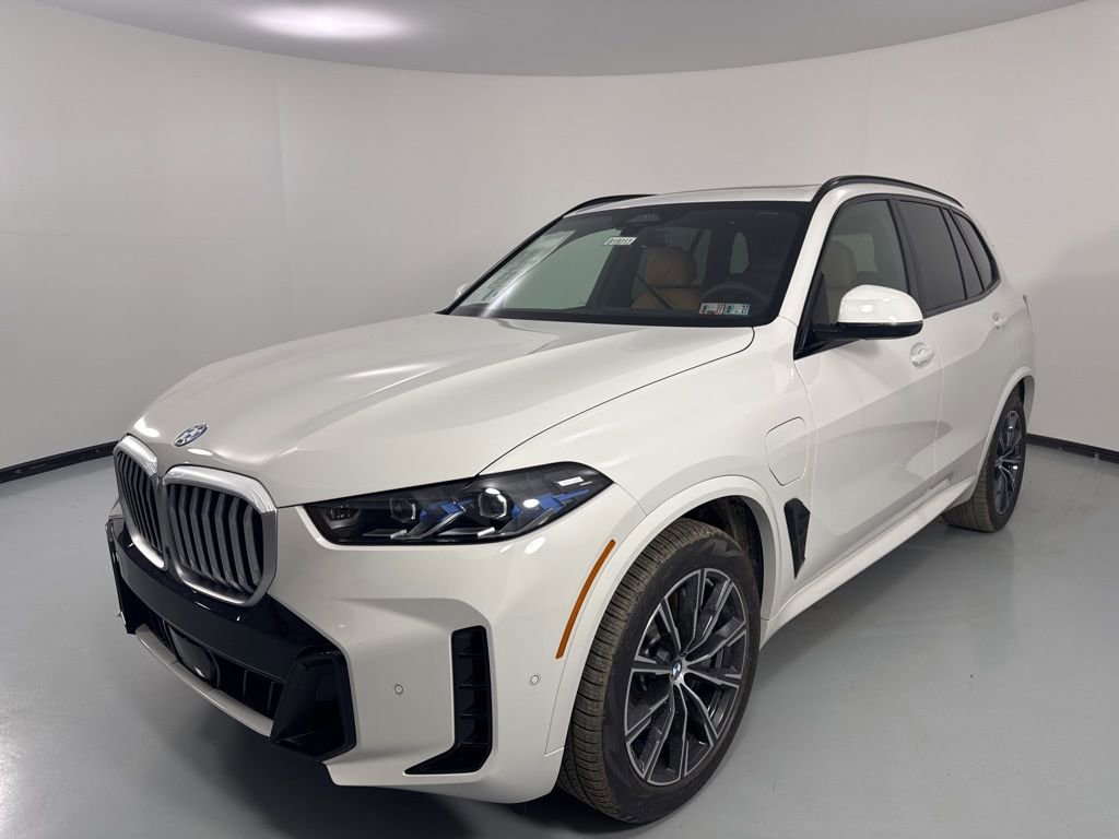 New 2026 BMW X5 xDrive50e w/ M Sport Package AWD/4WD image 3