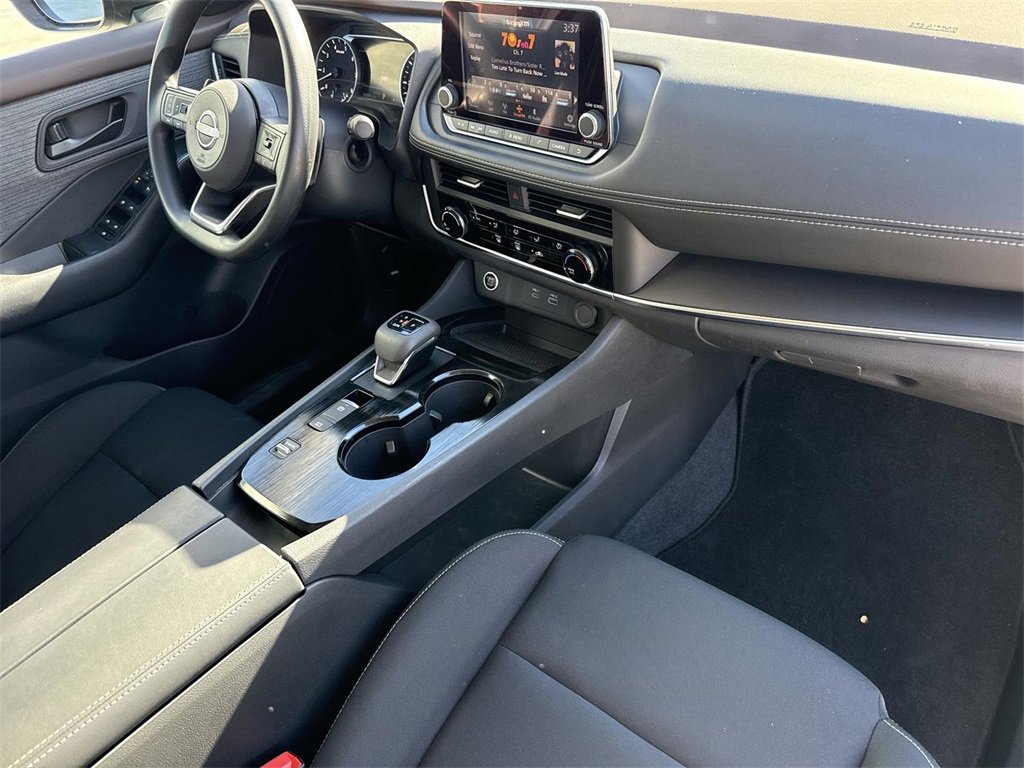 Used 2023 Nissan Rogue S image 26