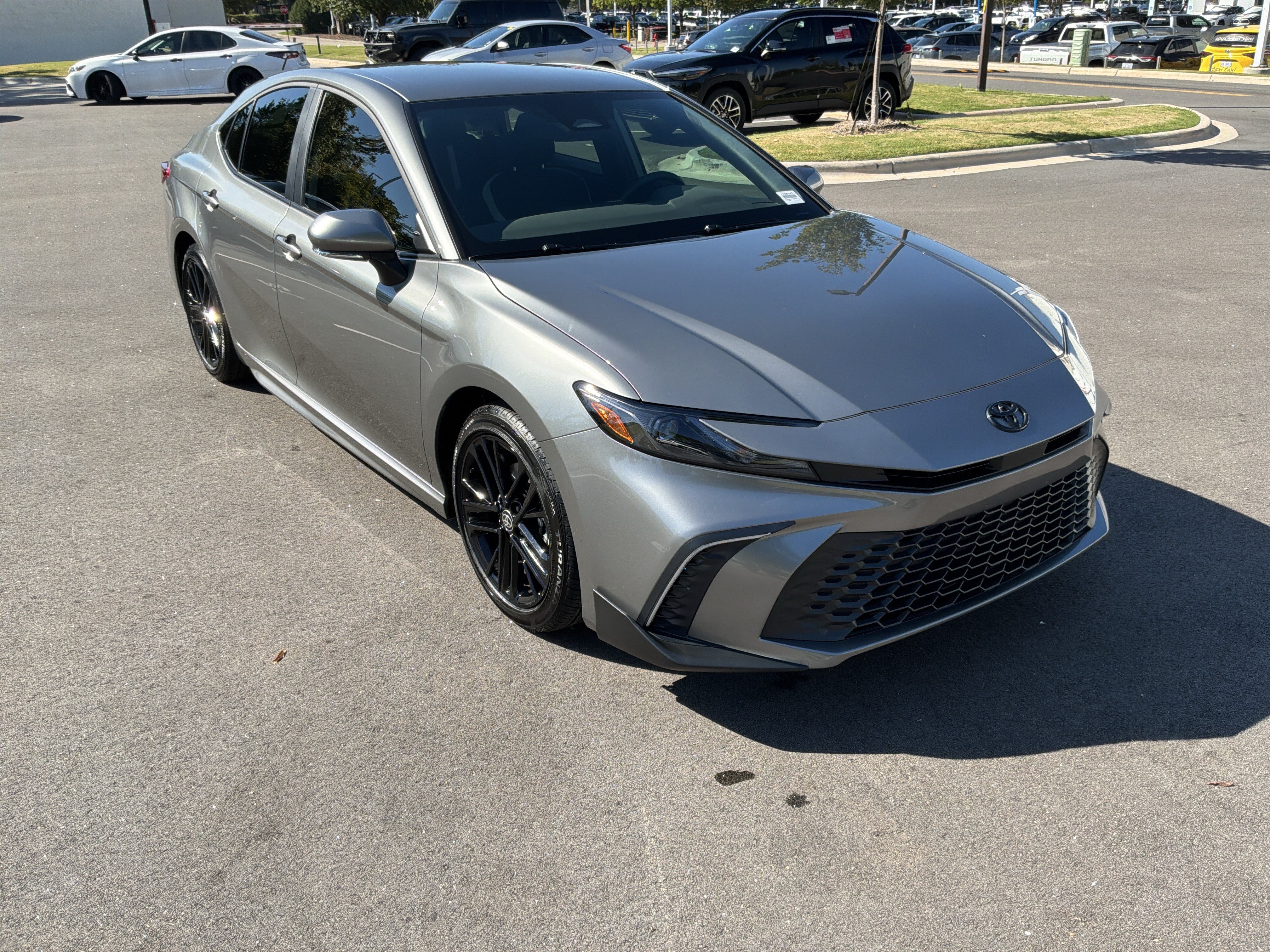 Used 2026 Toyota Camry SE FWD image 2