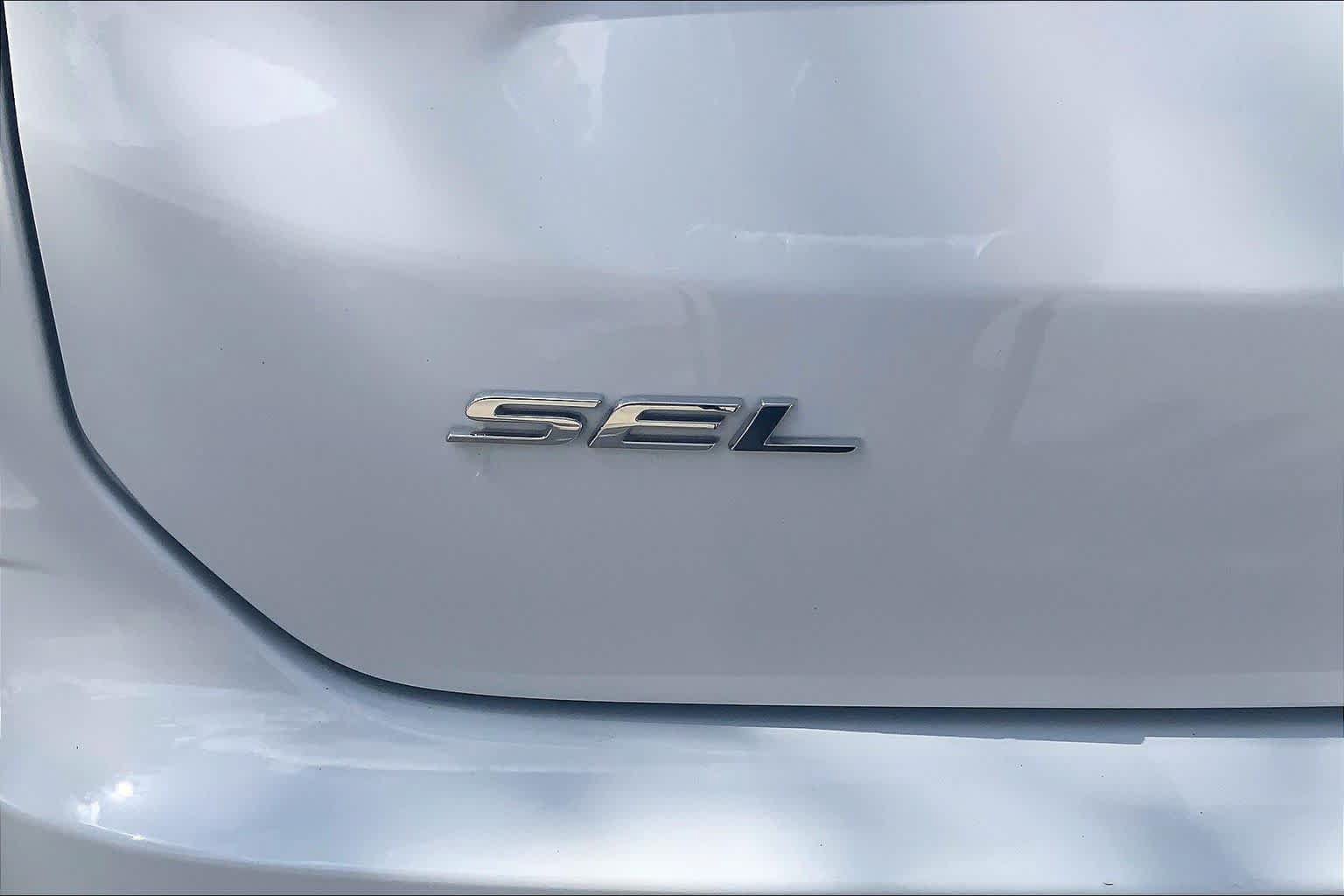 Used 2022 Ford Edge SEL AWD/4WD image 10
