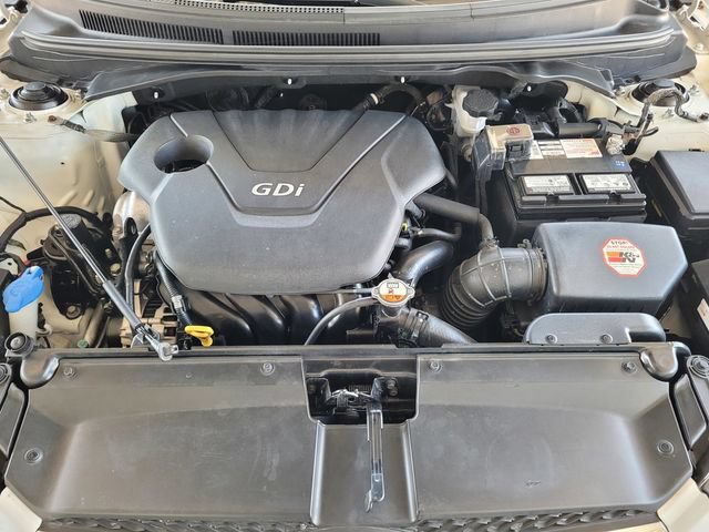Used 2013 Hyundai Veloster w/ Style Pkg FWD image 27