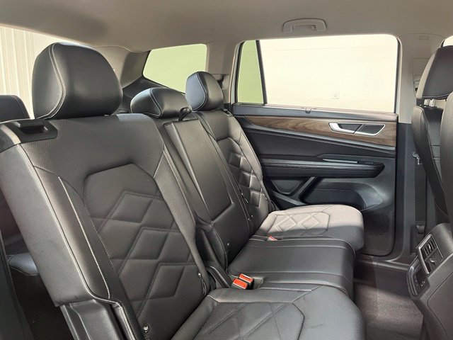 Used 2025 Volkswagen Atlas SE AWD/4WD image 14
