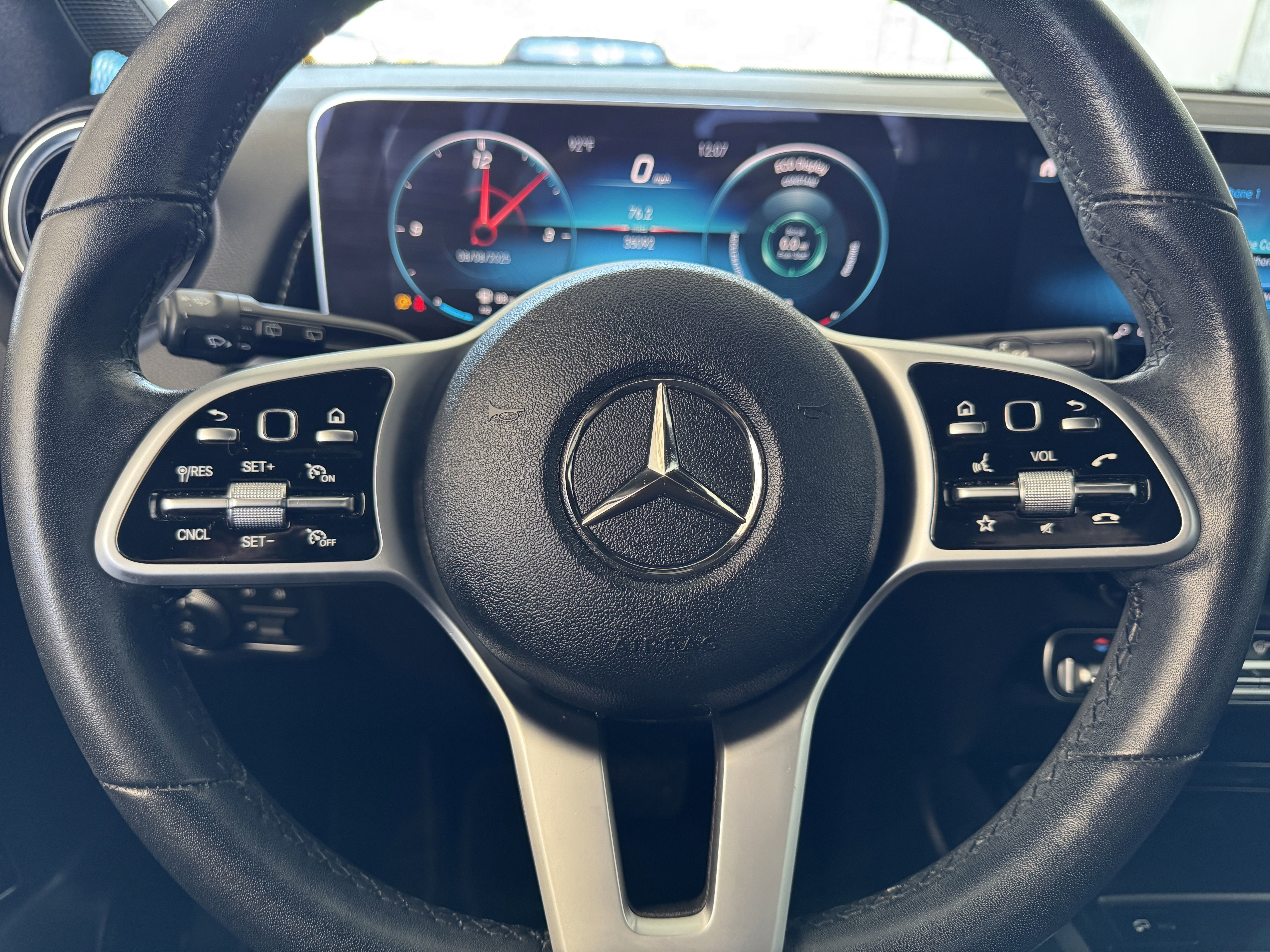 Used 2020 Mercedes-Benz GLB 250 4MATIC image 33