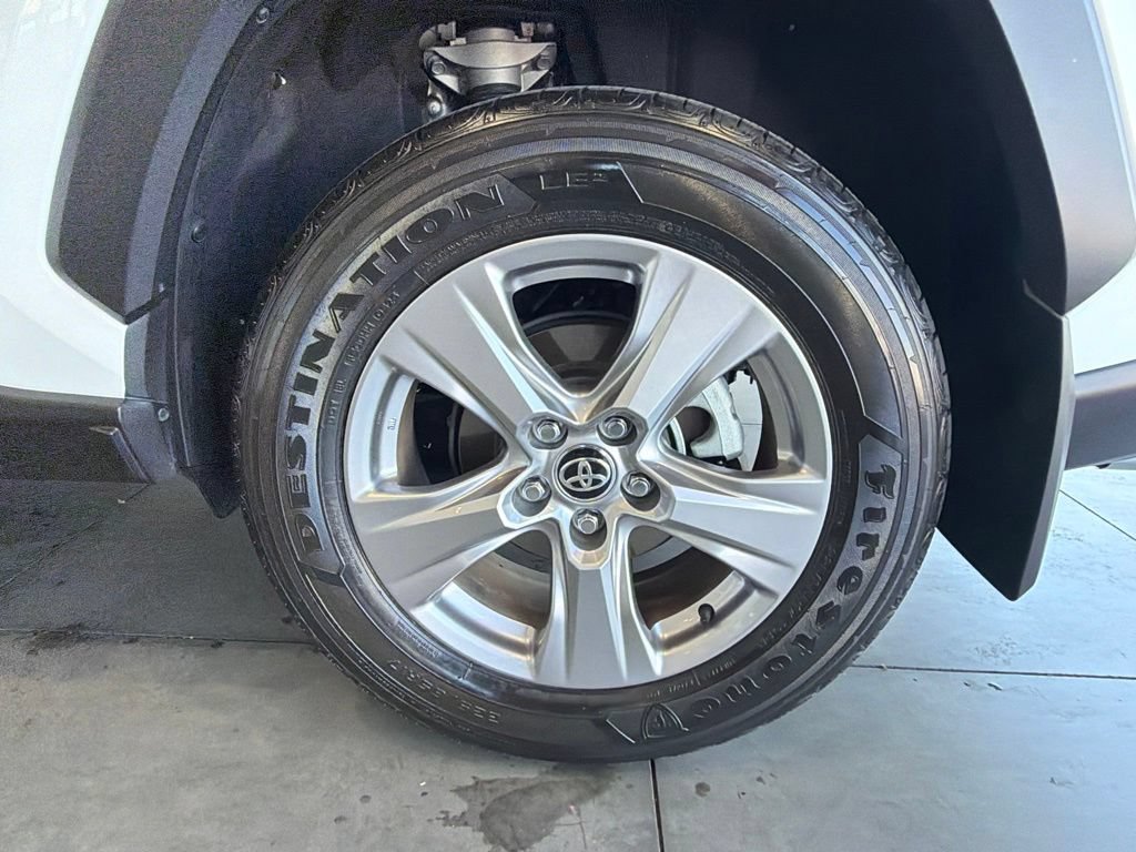 Certified 2025 Toyota RAV4 LE AWD/4WD image 16