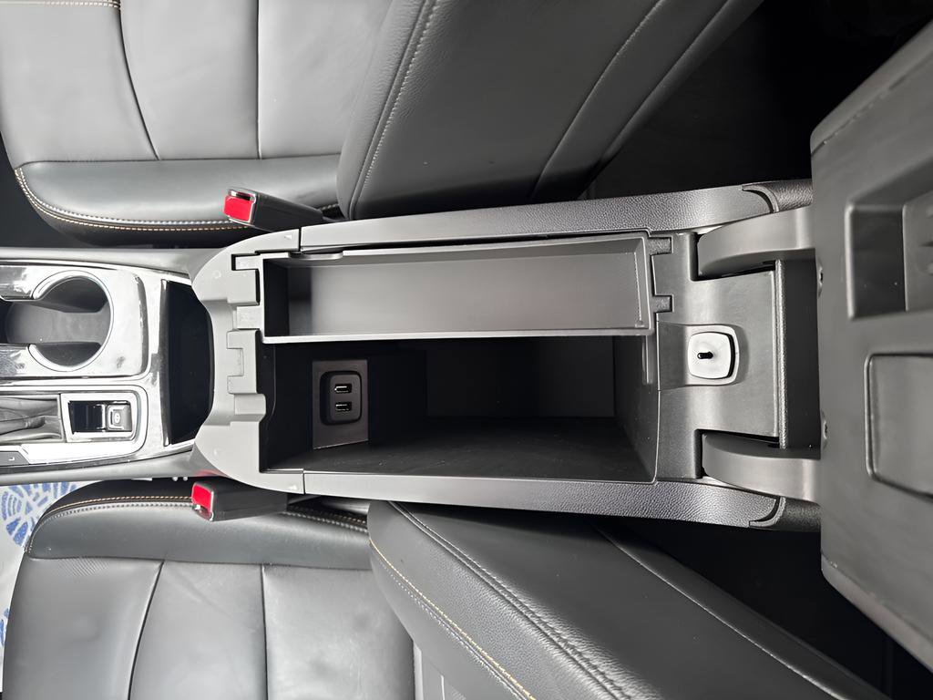 Used 2023 Chevrolet Equinox Premier image 30