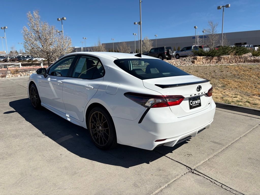 Used 2023 Toyota Camry SE image 3