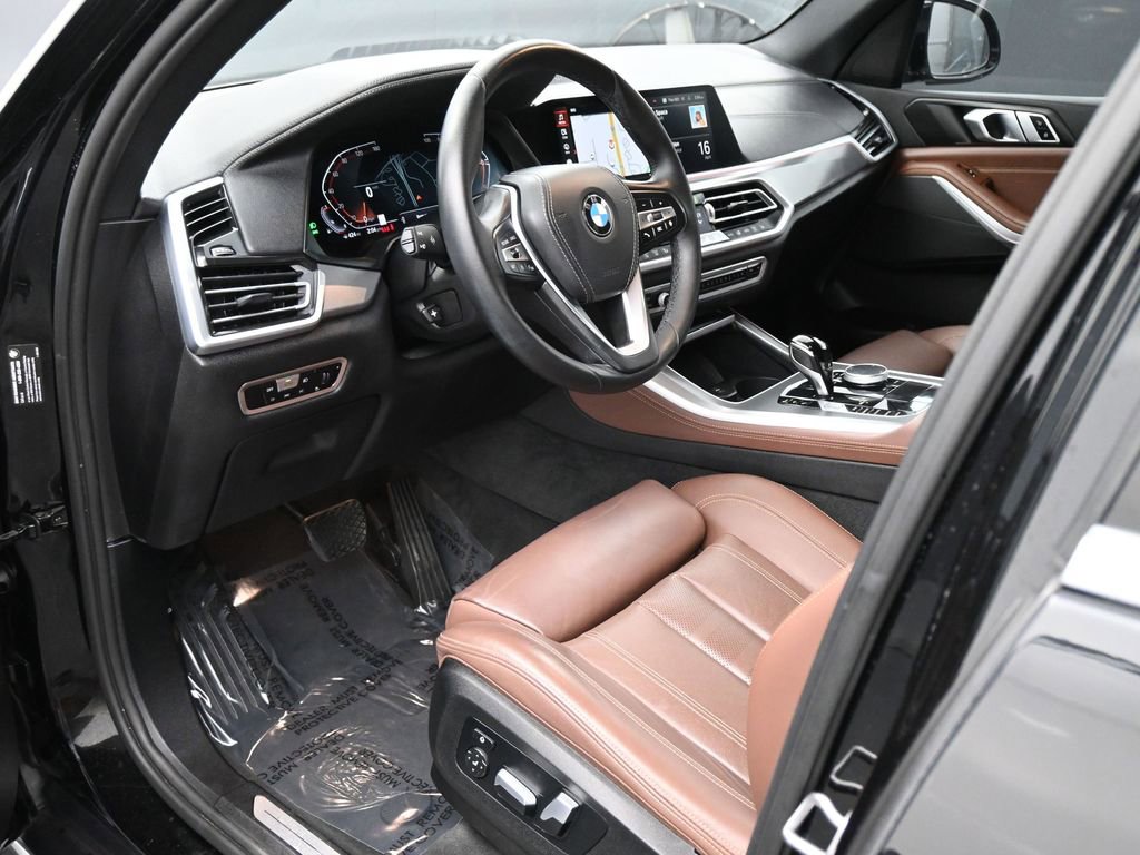 Used 2022 BMW X5 sDrive40i w/ Parking Assistance Package RWD image 2