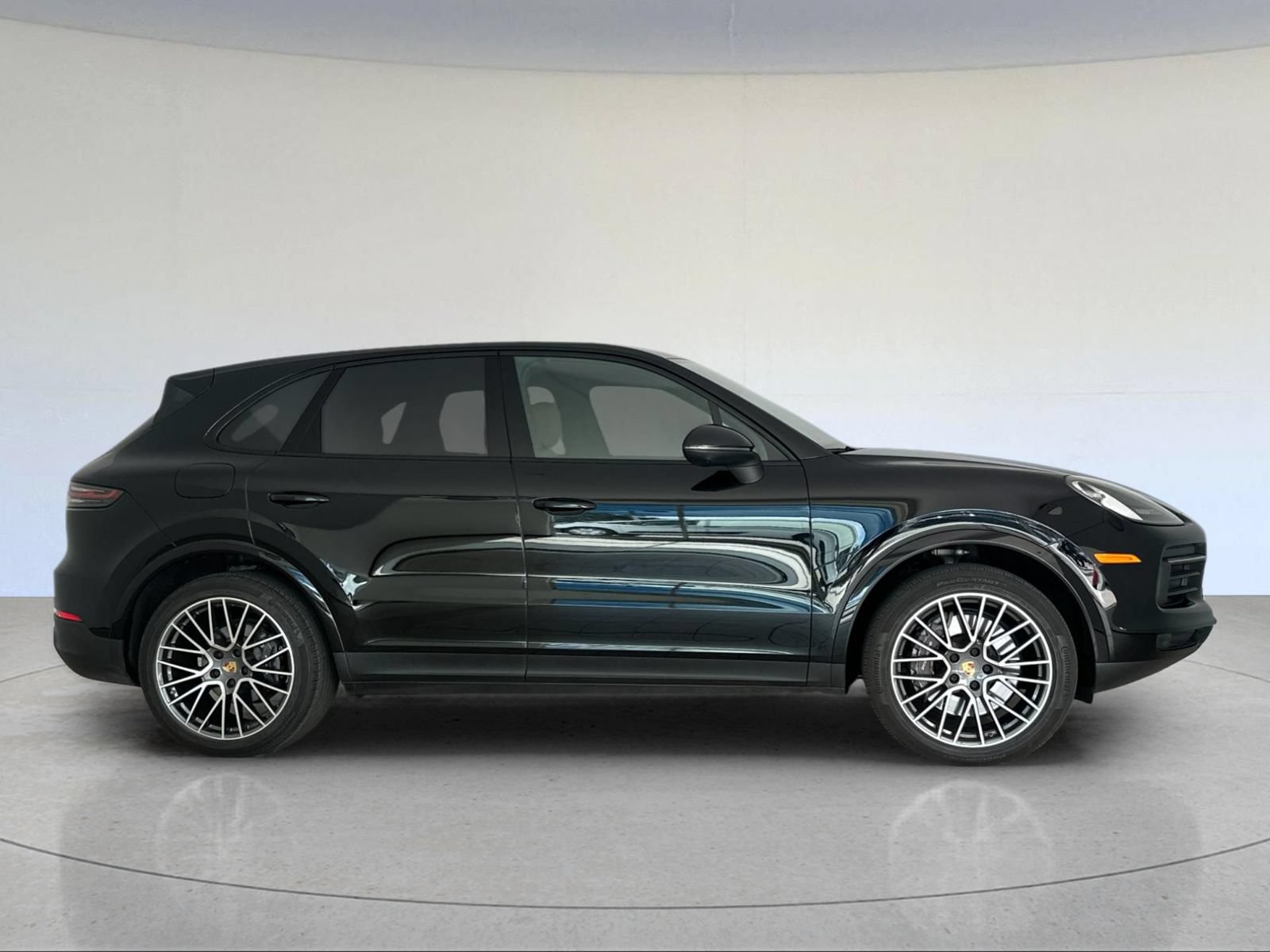 Certified 2023 Porsche Cayenne AWD/4WD image 9