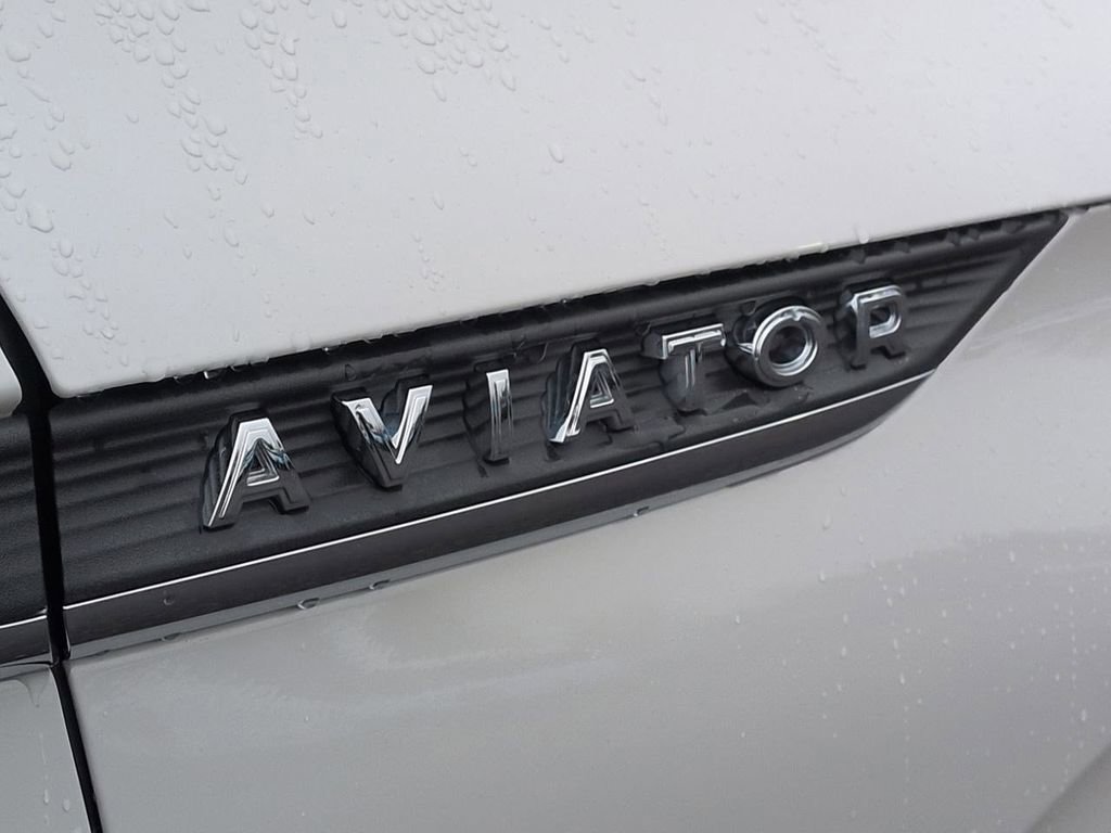 Used 2023 Lincoln Aviator Reserve w/ Equipment Group 201A image 29