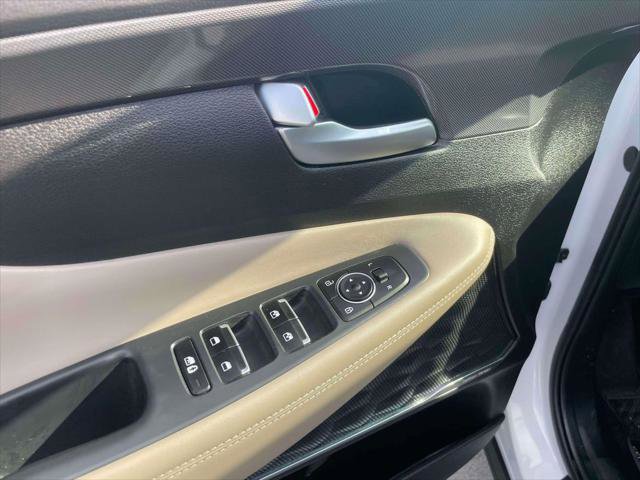 Used 2023 Hyundai Santa Fe SEL Premium image 16