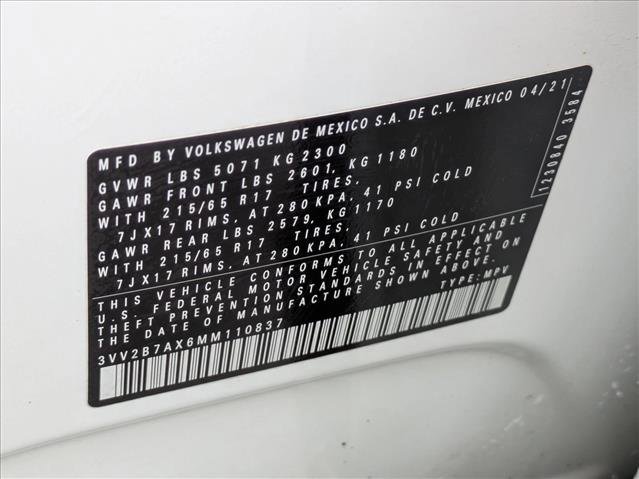 Used 2021 Volkswagen Tiguan SE image 15