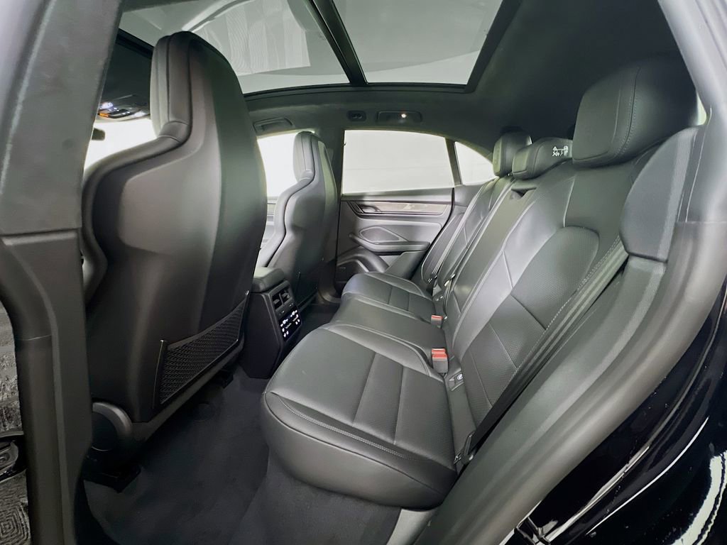 New 2026 Porsche Macan Turbo Electric image 24