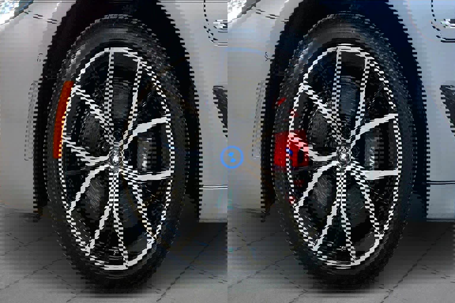 Certified 2023 BMW 530e xDrive w/ Premium Package image 10