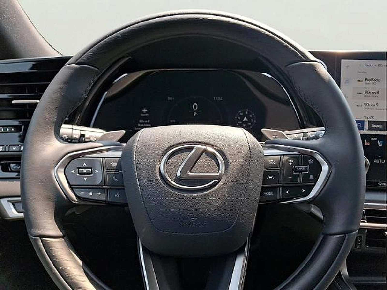 Used 2026 Lexus RX 350h AWD/4WD image 17