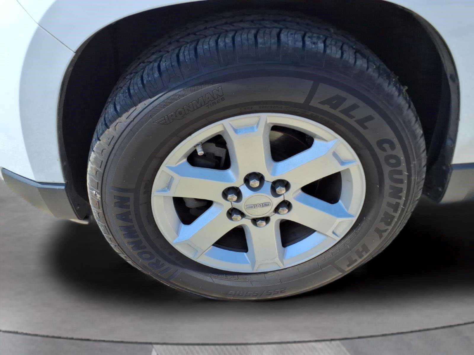 Used 2016 GMC Acadia SLE FWD image 9