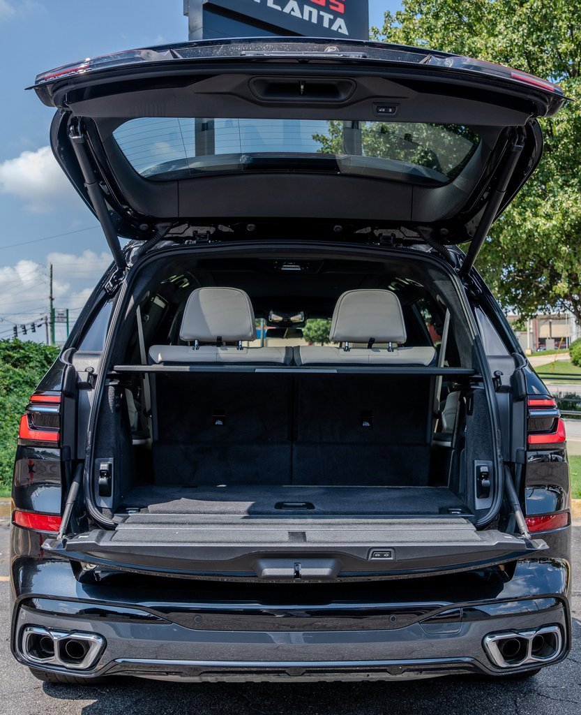 Used 2025 BMW X7 M60i image 27