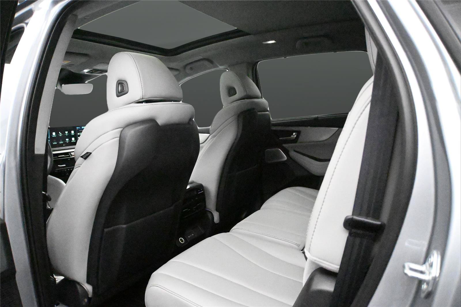 Certified 2026 Acura MDX FWD w/ Technology Package image 13