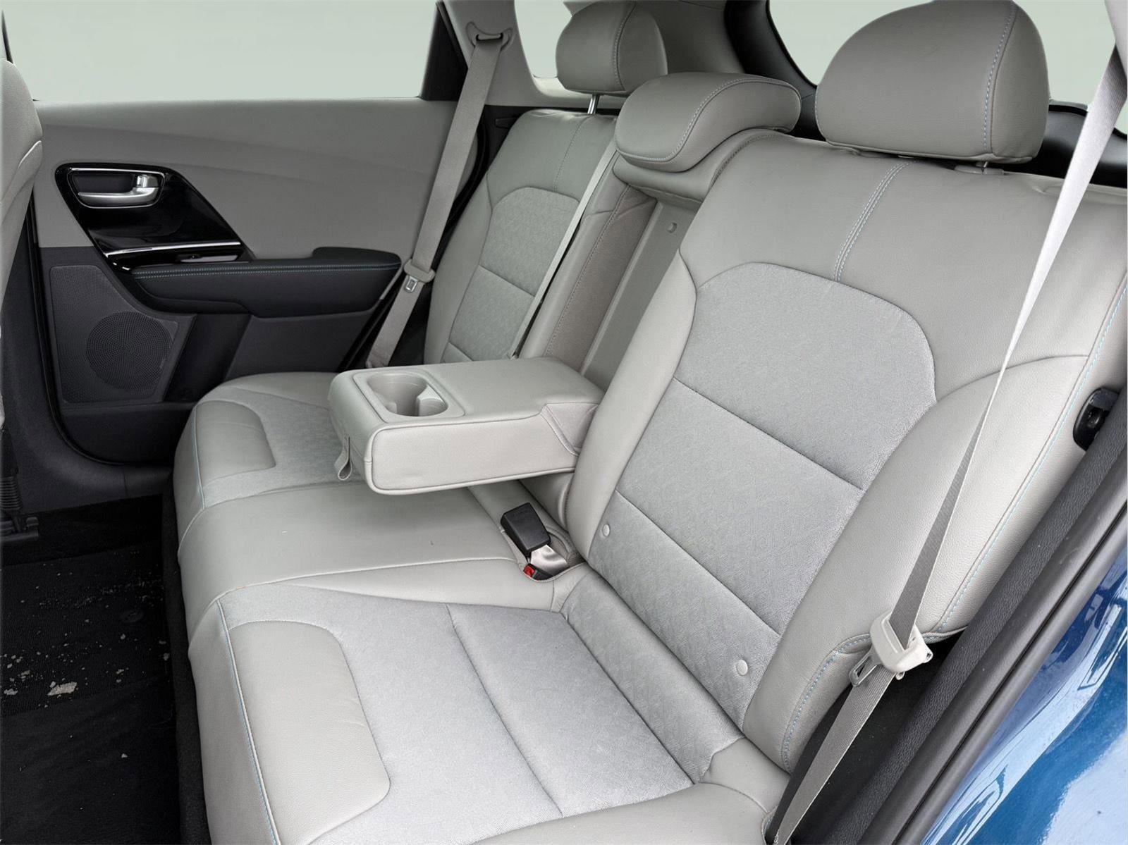 Used 2020 Kia Niro EX image 22