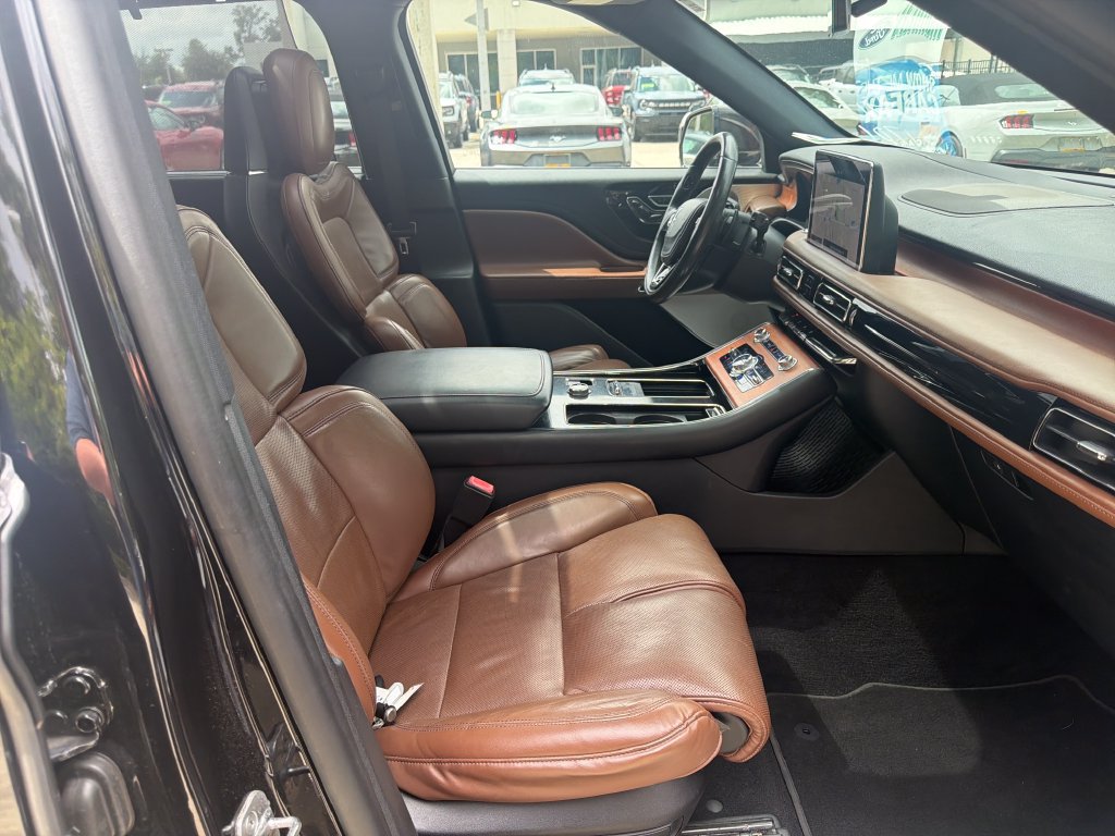 Used 2020 Lincoln Aviator Reserve w/ Equipment Group 202A AWD/4WD image 30