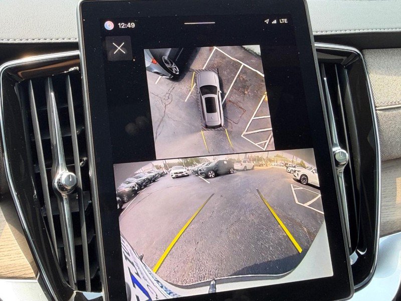 Certified 2025 Volvo XC90 B5 Plus AWD/4WD image 21