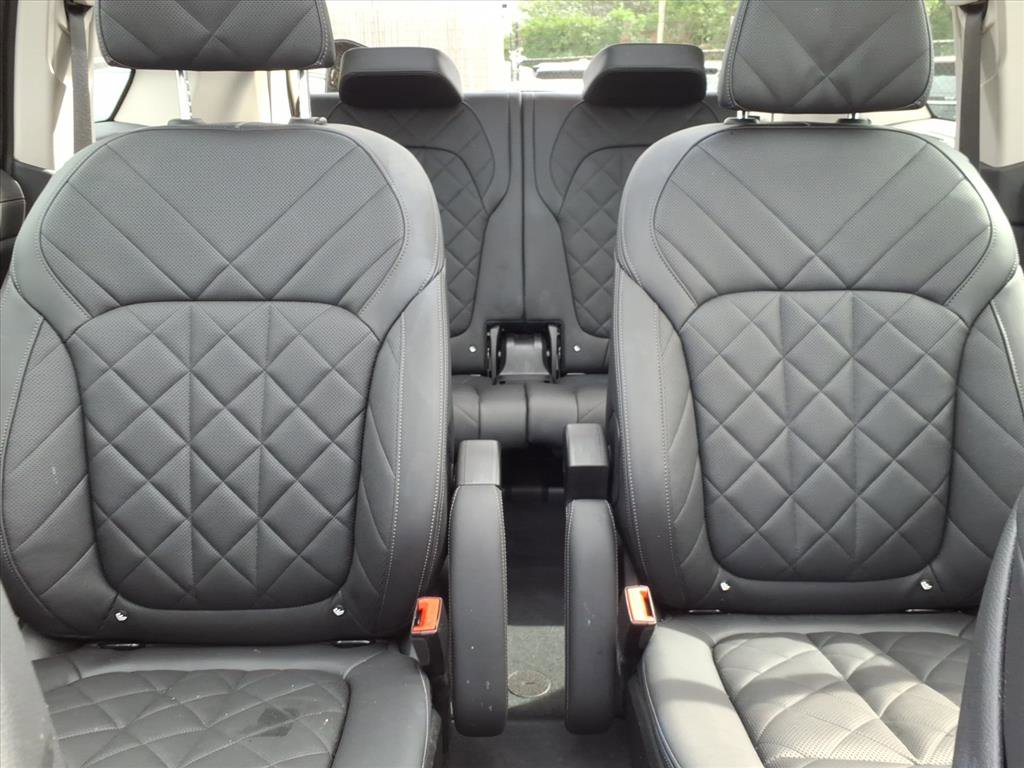 Used 2023 BMW X7 xDrive40i w/ Parking Assistance Package image 37